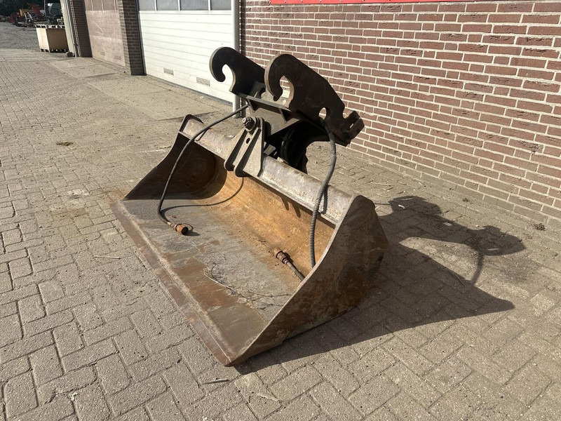 KANTELBAK CW 30 - Gebruikt - Godet pour Engins de chantier: photos 2 KANTELBAK CW 30 - Gebruikt - Godet pour Engins de chantier: photos 2