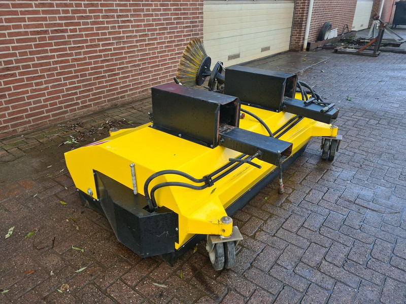 MTS bezem met lepel insteek - Brosse: photos 3 MTS bezem met lepel insteek - Brosse: photos 3