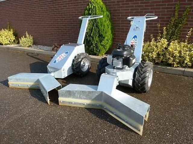 Mestschuif - Balayeuse de voirie: photos 1 Mestschuif - Balayeuse de voirie: photos 1
