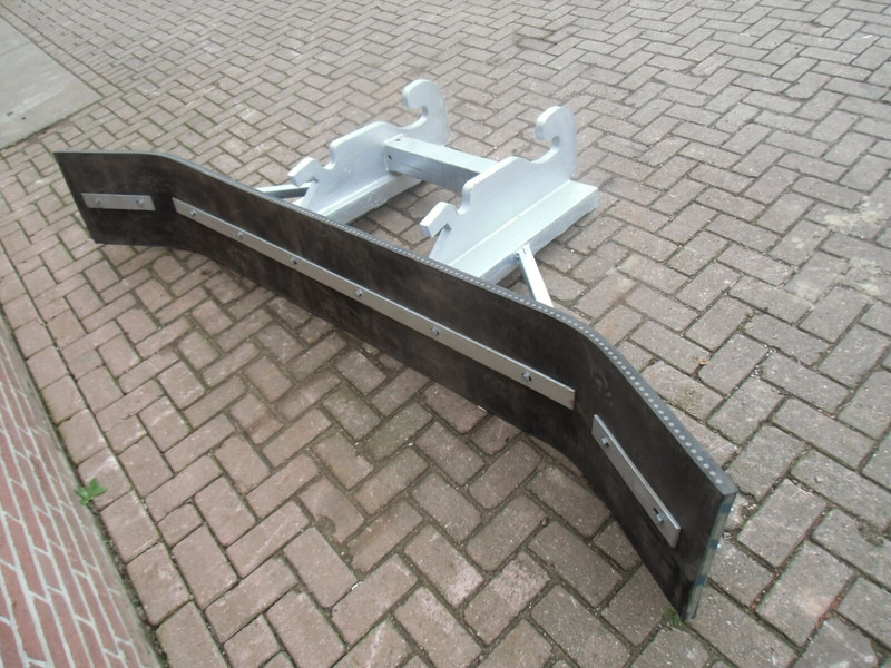 N4610, Rubberschuif CW 2/3 - Outils du sol: photos 3 N4610, Rubberschuif CW 2/3 - Outils du sol: photos 3