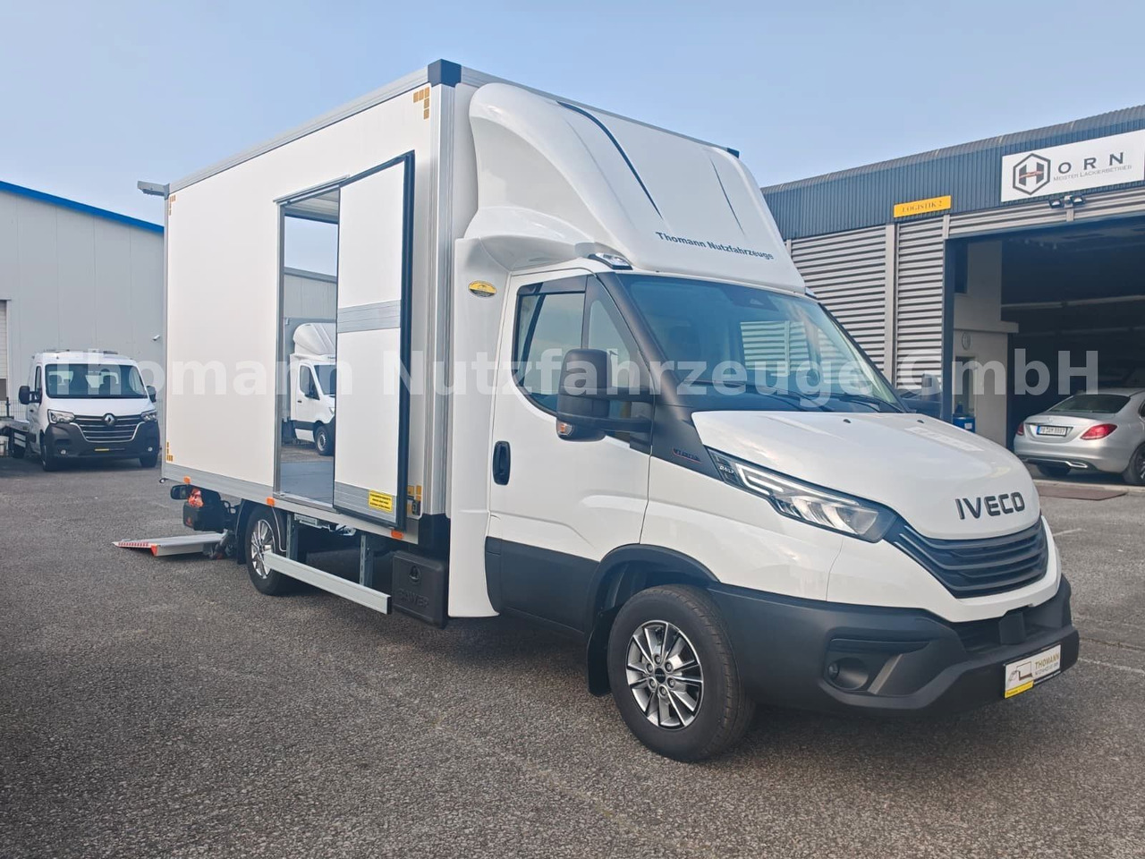 Iveco Daily 35S18 Koffer + LBW Navi/ACC Tempomat - Fourgon grand volume: photos 1 Iveco Daily 35S18 Koffer + LBW Navi/ACC Tempomat - Fourgon grand volume: photos 1