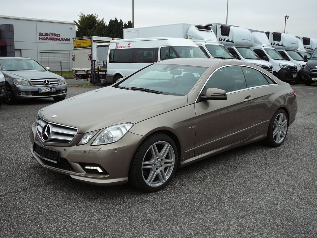 Voiture Mercedes-Benz E 350 E -Klasse Coupe E 350 CDI AMG Line: photos 1
