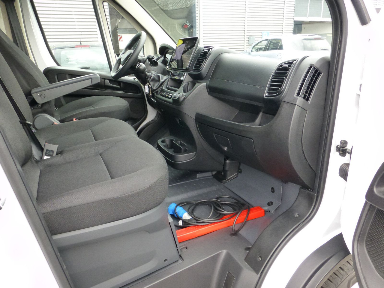 Utilitaire frigorifique Peugeot Boxer Kühlkastenwagen Carrier Xarios 300 GH Navi: photos 14