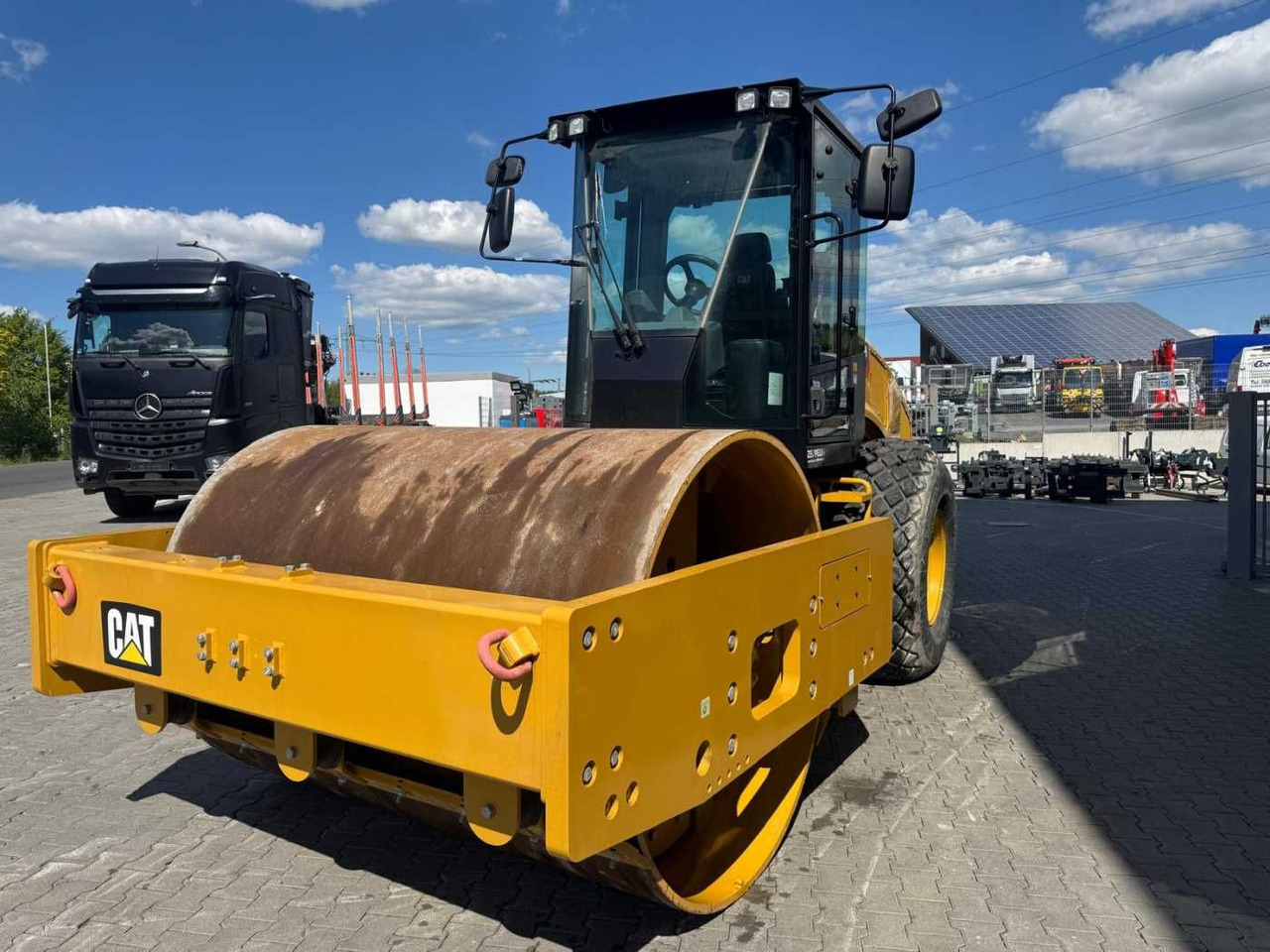 CAT CS66B / 2017 / nur 83h! / Klima / neuwertig! - Compacteur à pieds de mouton/ Monocylindre: photos 4 CAT CS66B / 2017 / nur 83h! / Klima / neuwertig! - Compacteur à pieds de mouton/ Monocylindre: photos 4