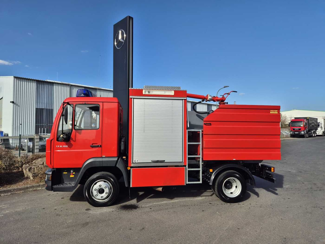 MAN LE 8.150 Schaumlöschfahrzeug Schmitz SLF25/25 - Camion: photos 4 MAN LE 8.150 Schaumlöschfahrzeug Schmitz SLF25/25 - Camion: photos 4
