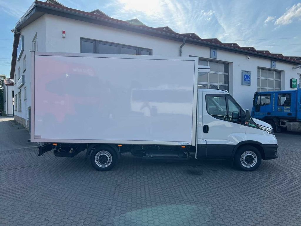 Iveco 35S14 A8 CNG Koffer *3-Sitze*Klima*Automatik* - Utilitaire frigorifique: photos 3 Iveco 35S14 A8 CNG Koffer *3-Sitze*Klima*Automatik* - Utilitaire frigorifique: photos 3