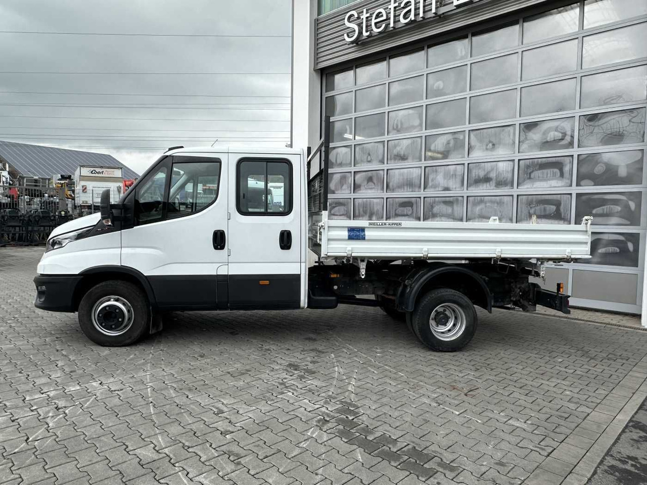 Iveco 70C18H 3-S.Kipper *R.3750mm*7Sitze*AHK* - Utilitaire benne: photos 2 Iveco 70C18H 3-S.Kipper *R.3750mm*7Sitze*AHK* - Utilitaire benne: photos 2