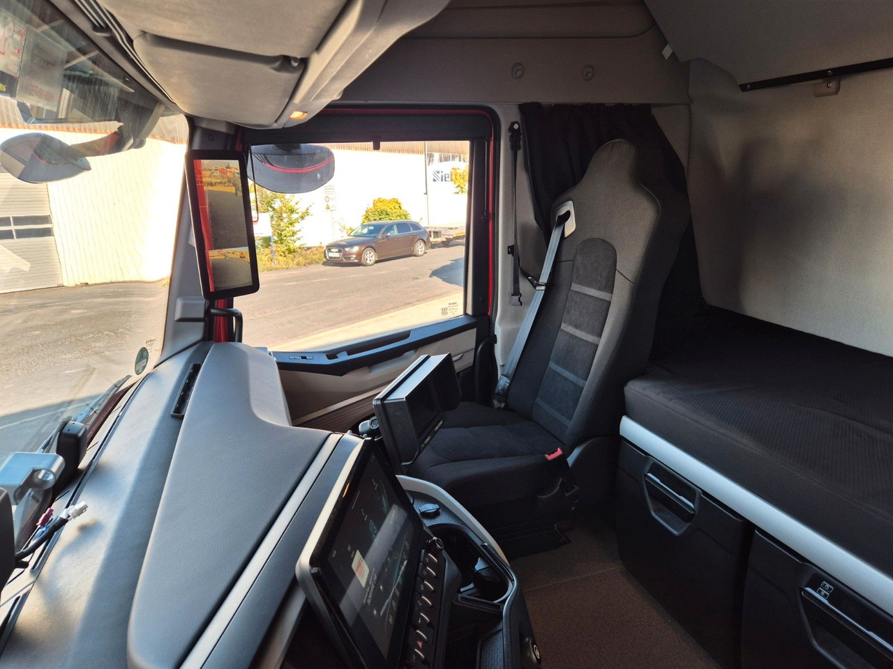 Camion pour le transport de boissons Iveco AS260S50Y/FS Schwenkwand LBW 2xAHK CAM Intarder: photos 21