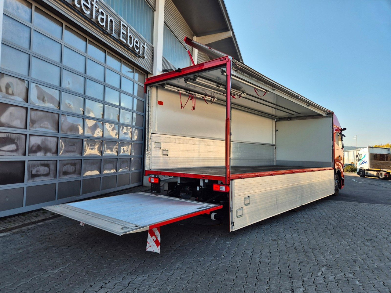 Camion pour le transport de boissons Iveco AS260S50Y/FS Schwenkwand LBW 2xAHK CAM Intarder: photos 13