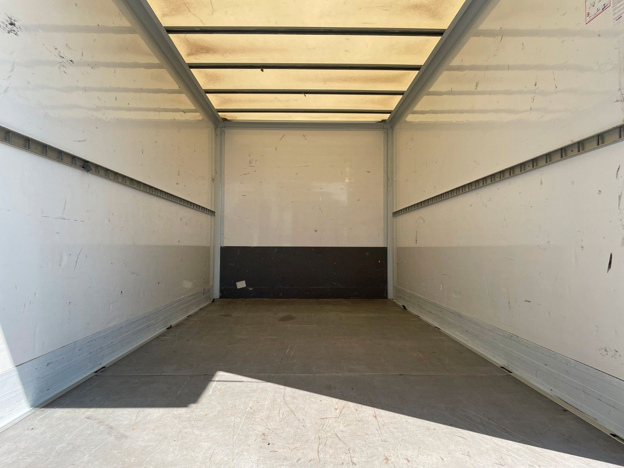 Iveco Daily 35S16 *Koffer*LBW*Klima* - Fourgon grand volume: photos 4 Iveco Daily 35S16 *Koffer*LBW*Klima* - Fourgon grand volume: photos 4