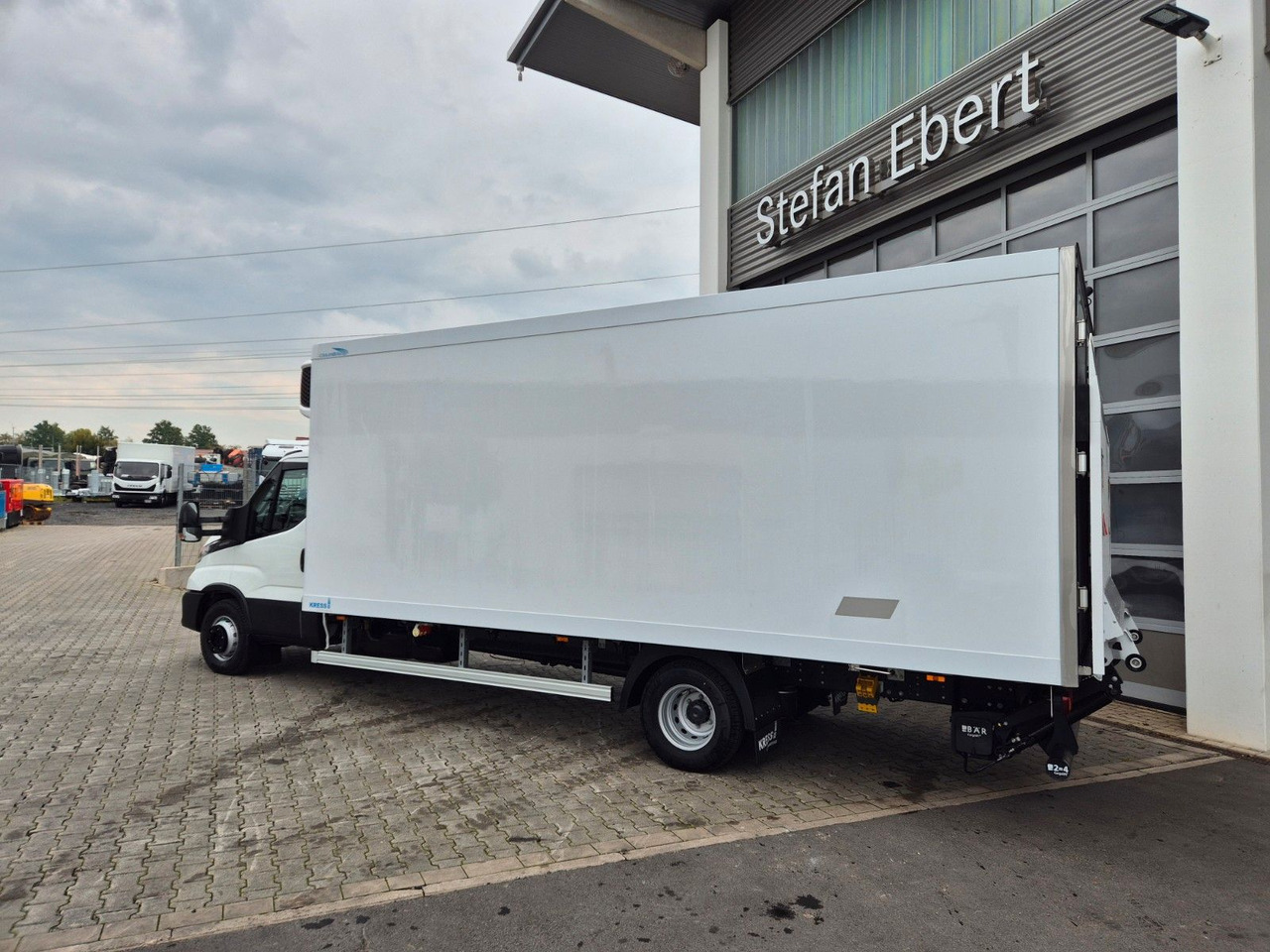 Iveco Daily 70C18 A8 3.0L *R5.100mm*LBW*Luft*Automatik - Utilitaire frigorifique: photos 4 Iveco Daily 70C18 A8 3.0L *R5.100mm*LBW*Luft*Automatik - Utilitaire frigorifique: photos 4