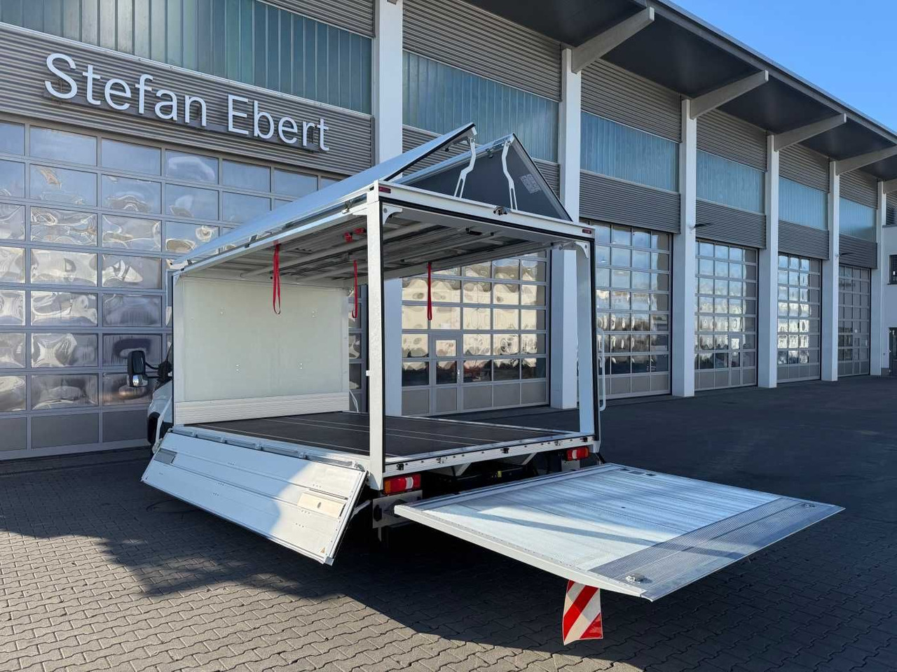 Iveco Daily 70C18 HA8 *LBW*Schwenkwandkoffer* - Fourgon grand volume: photos 4 Iveco Daily 70C18 HA8 *LBW*Schwenkwandkoffer* - Fourgon grand volume: photos 4