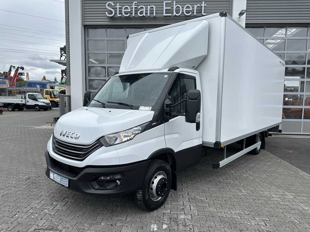 Iveco Daily 70C18 HA8 *R5.100mm*LBW*Luft*Automatik* - Fourgon grand volume: photos 1 Iveco Daily 70C18 HA8 *R5.100mm*LBW*Luft*Automatik* - Fourgon grand volume: photos 1