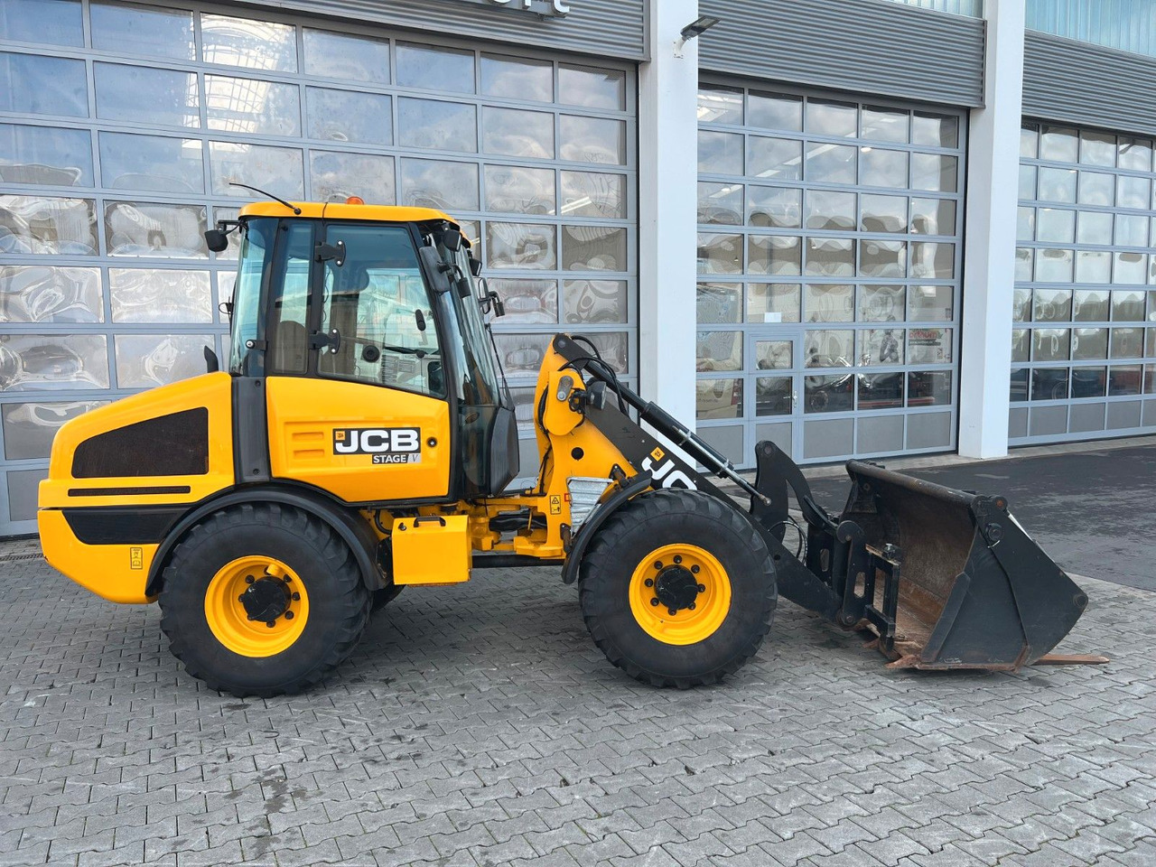 JCB 407 SV / nur 268h! / Klappschaufel & Gabel - Chargeuse sur pneus: photos 2 JCB 407 SV / nur 268h! / Klappschaufel & Gabel - Chargeuse sur pneus: photos 2