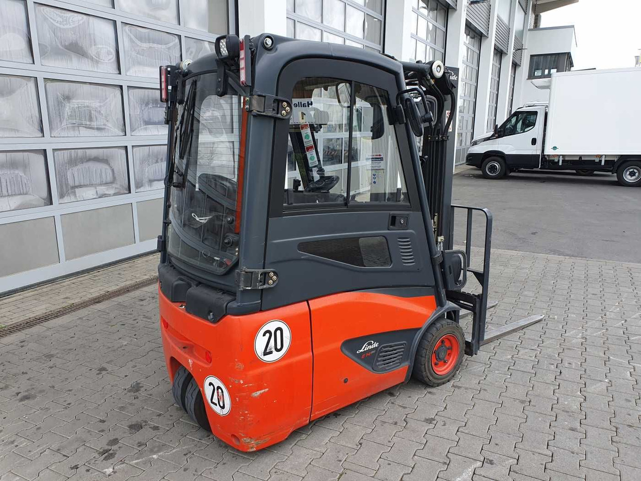 Linde E14 - 02 / Triplex: 4.00m! / SS / nur 1.777h! - Chariot élévateur électrique: photos 3 Linde E14 - 02 / Triplex: 4.00m! / SS / nur 1.777h! - Chariot élévateur électrique: photos 3