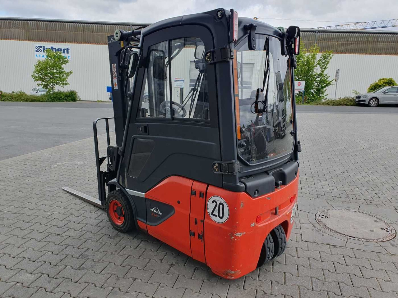Linde E14 - 02 / Triplex: 4.00m! / SS / nur 2.119h! - Chariot élévateur électrique: photos 5 Linde E14 - 02 / Triplex: 4.00m! / SS / nur 2.119h! - Chariot élévateur électrique: photos 5