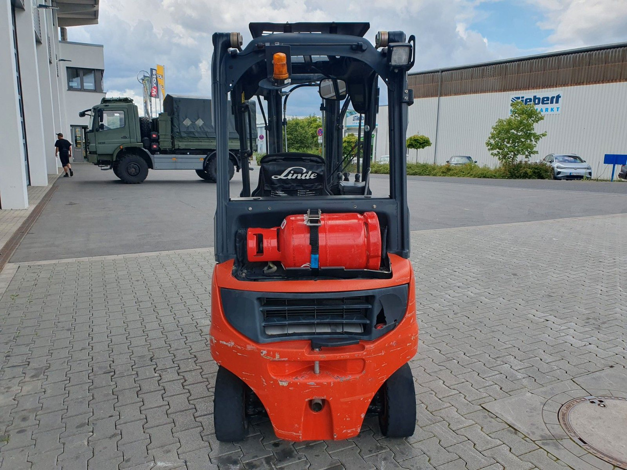 Linde H16 T-01 / 4,6m / nur: 3.260h / Gas / SS - Chariot élévateur: photos 5 Linde H16 T-01 / 4,6m / nur: 3.260h / Gas / SS - Chariot élévateur: photos 5