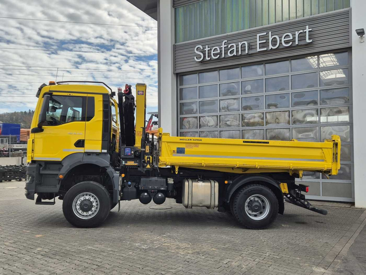 MAN TGS 18.430 4x4 BL Kran HMF 1130K-RCS Funk AHK - Camion benne: photos 4 MAN TGS 18.430 4x4 BL Kran HMF 1130K-RCS Funk AHK - Camion benne: photos 4