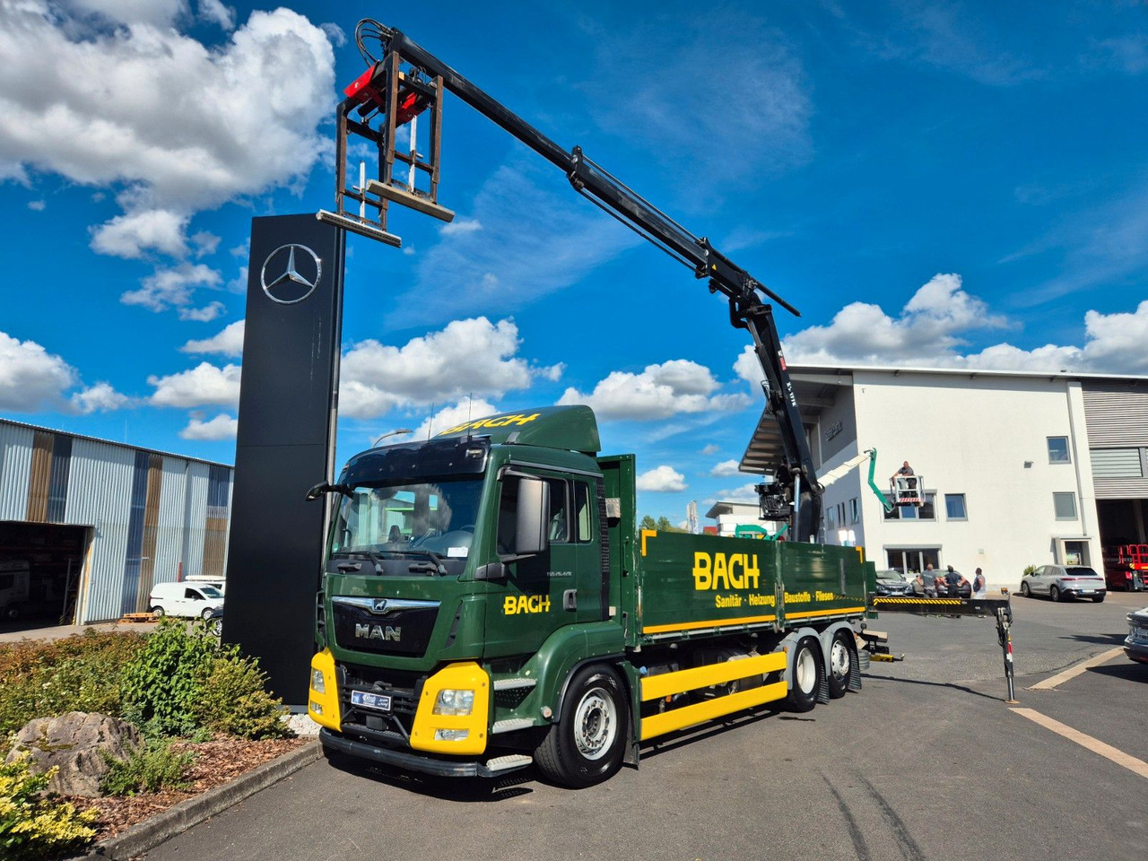 MAN TGS 26.420 6x2-4 LL Hiab 177K PRO 2 Stück - Camion plateau: photos 1 MAN TGS 26.420 6x2-4 LL Hiab 177K PRO 2 Stück - Camion plateau: photos 1