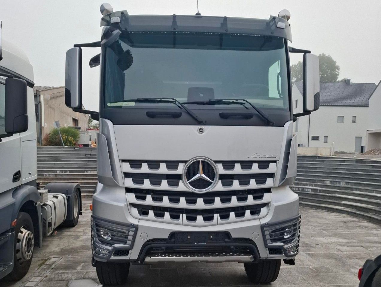 Mercedes-Benz Arocs 4153 8x4 Fahrgestell - Châssis cabine: photos 2 Mercedes-Benz Arocs 4153 8x4 Fahrgestell - Châssis cabine: photos 2