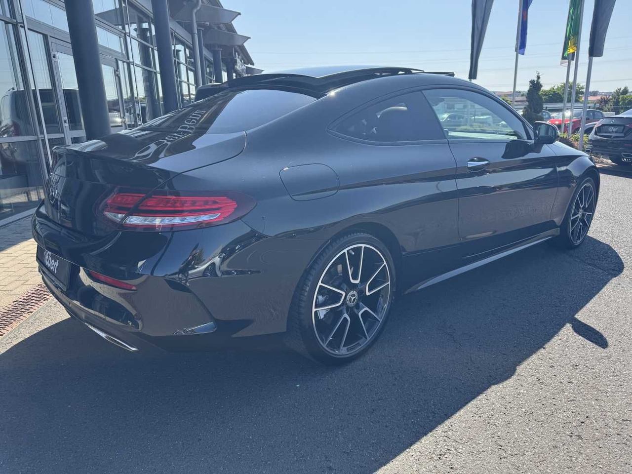 Mercedes-Benz C 400 4M AMG Coupe Pano+Burm+Distr+Memory+360 - Voiture: photos 4 Mercedes-Benz C 400 4M AMG Coupe Pano+Burm+Distr+Memory+360 - Voiture: photos 4