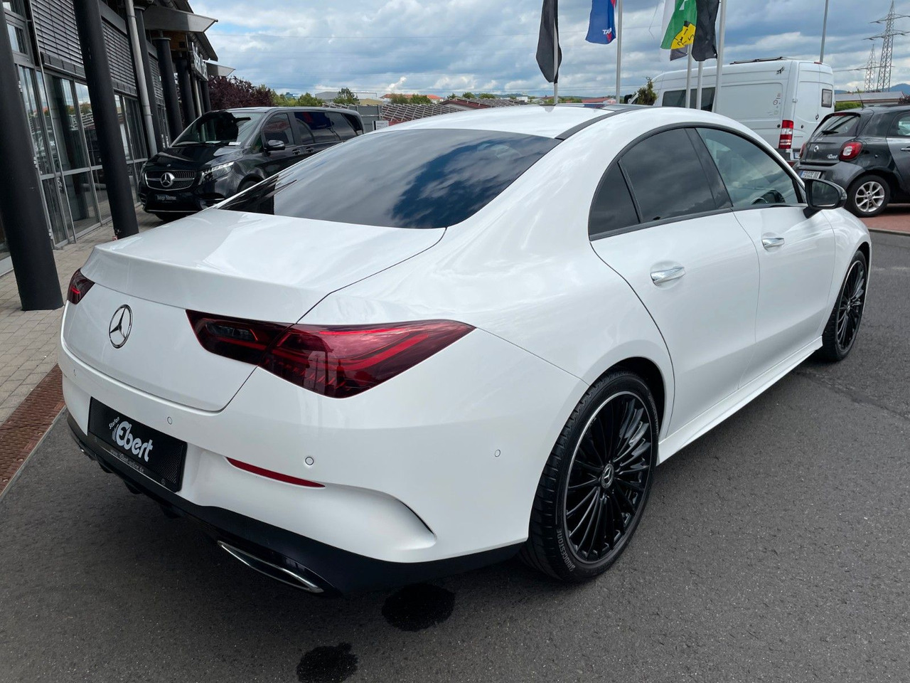 Mercedes-Benz CLA 200 AMG Pano+R-Kamera+19" - Voiture: photos 4 Mercedes-Benz CLA 200 AMG Pano+R-Kamera+19" - Voiture: photos 4
