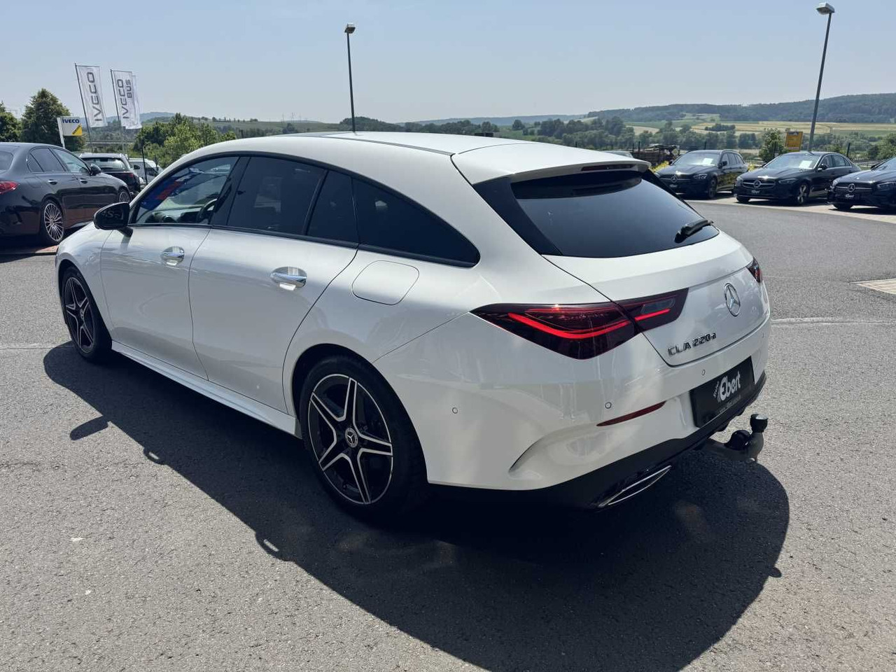 Mercedes-Benz CLA 220d Shooting Brake AMG+Pano+Distr+AHK+uvm. - Voiture: photos 3 Mercedes-Benz CLA 220d Shooting Brake AMG+Pano+Distr+AHK+uvm. - Voiture: photos 3