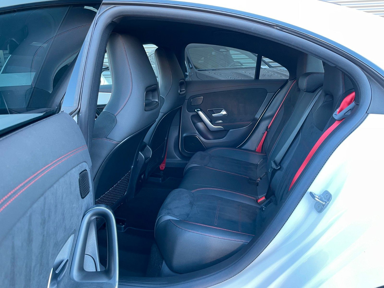 Coupé Mercedes-Benz CLA 35 AMG Aero+TotW+R-Kamera+Ambiente: photos 9