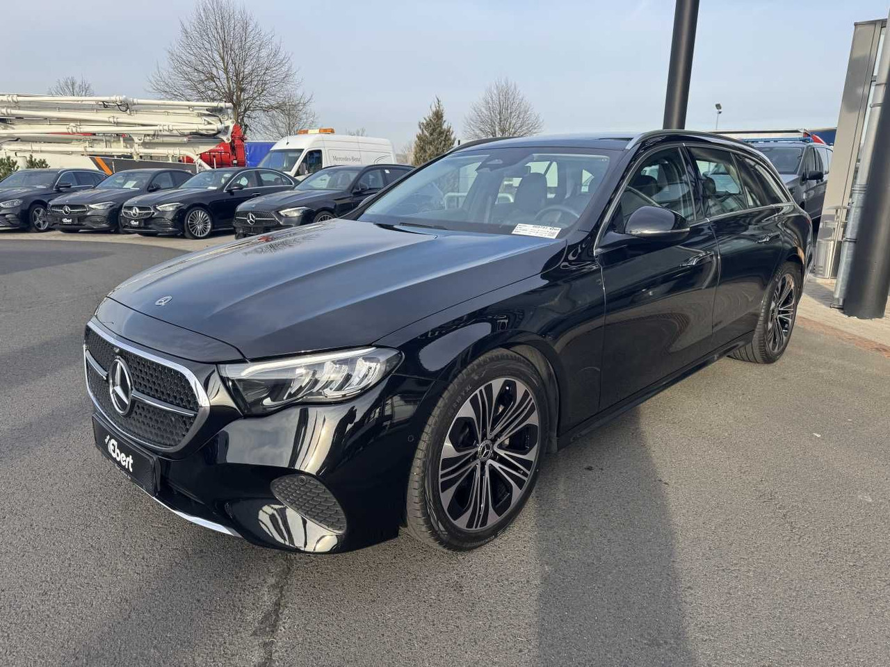 Mercedes-Benz E 200 T AVANTGARDE+DistrPlus+Pano+ AHK+Ambiente - Voiture break: photos 2 Mercedes-Benz E 200 T AVANTGARDE+DistrPlus+Pano+ AHK+Ambiente - Voiture break: photos 2