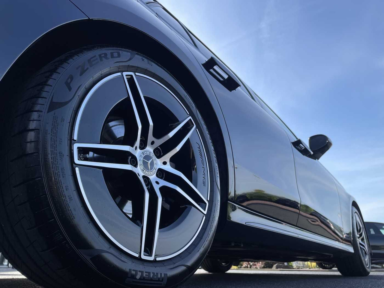 Mercedes-Benz E 220 d T AMG-Line AHK+Distr+R-Kamera +Ambiente+ - Voiture: photos 5 Mercedes-Benz E 220 d T AMG-Line AHK+Distr+R-Kamera +Ambiente+ - Voiture: photos 5