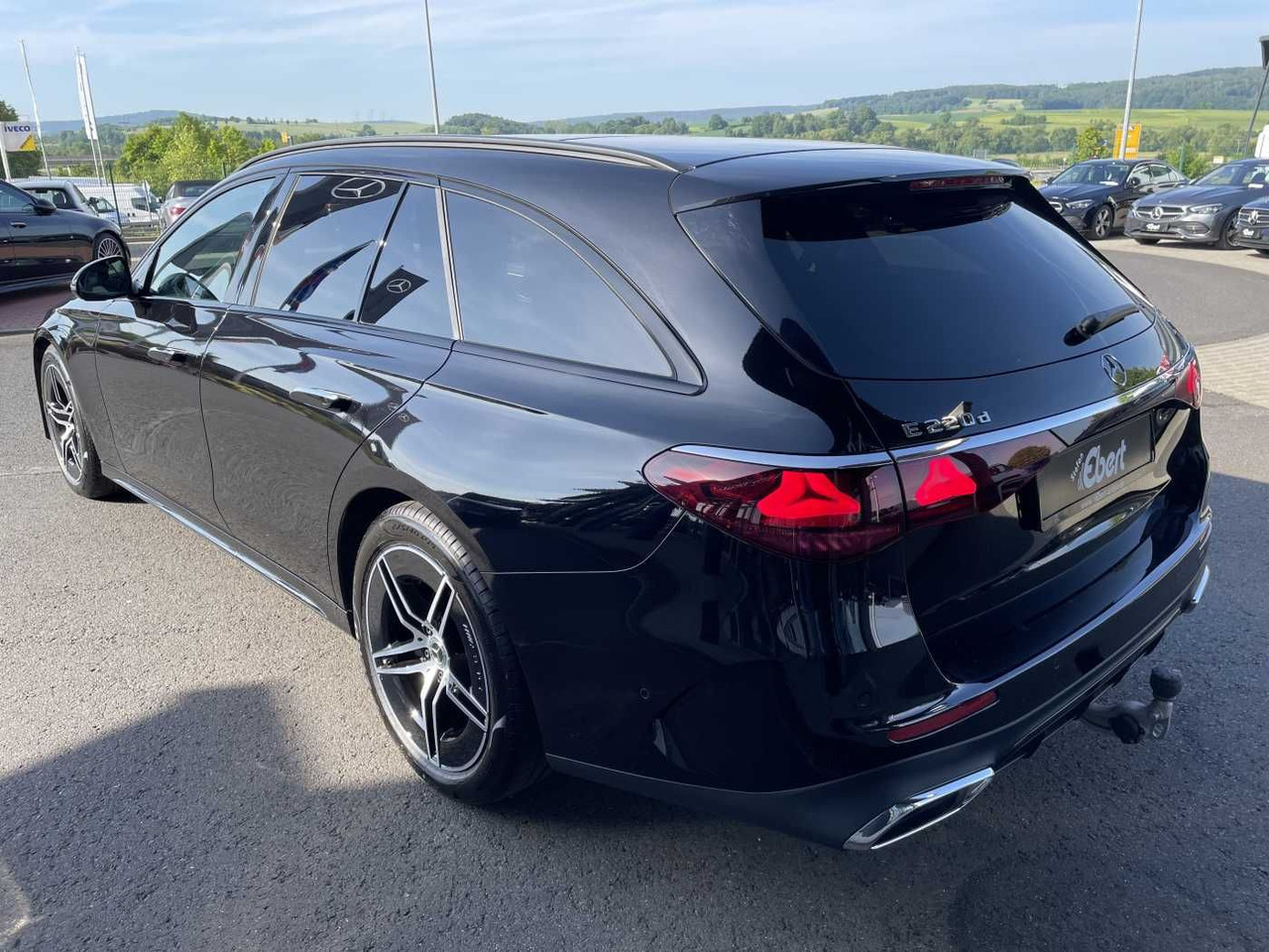 Mercedes-Benz E 220 d T AMG-Line AHK+Distr+R-Kamera +Ambiente+ - Voiture: photos 3 Mercedes-Benz E 220 d T AMG-Line AHK+Distr+R-Kamera +Ambiente+ - Voiture: photos 3