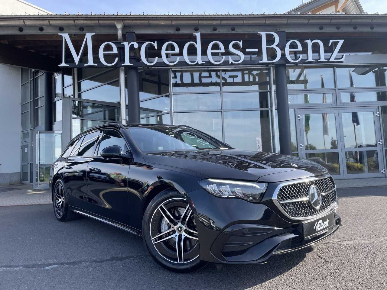 Mercedes-Benz E 220 d T AMG-Line AHK+Distr+R-Kamera +Ambiente+ - Voiture: photos 1 Mercedes-Benz E 220 d T AMG-Line AHK+Distr+R-Kamera +Ambiente+ - Voiture: photos 1