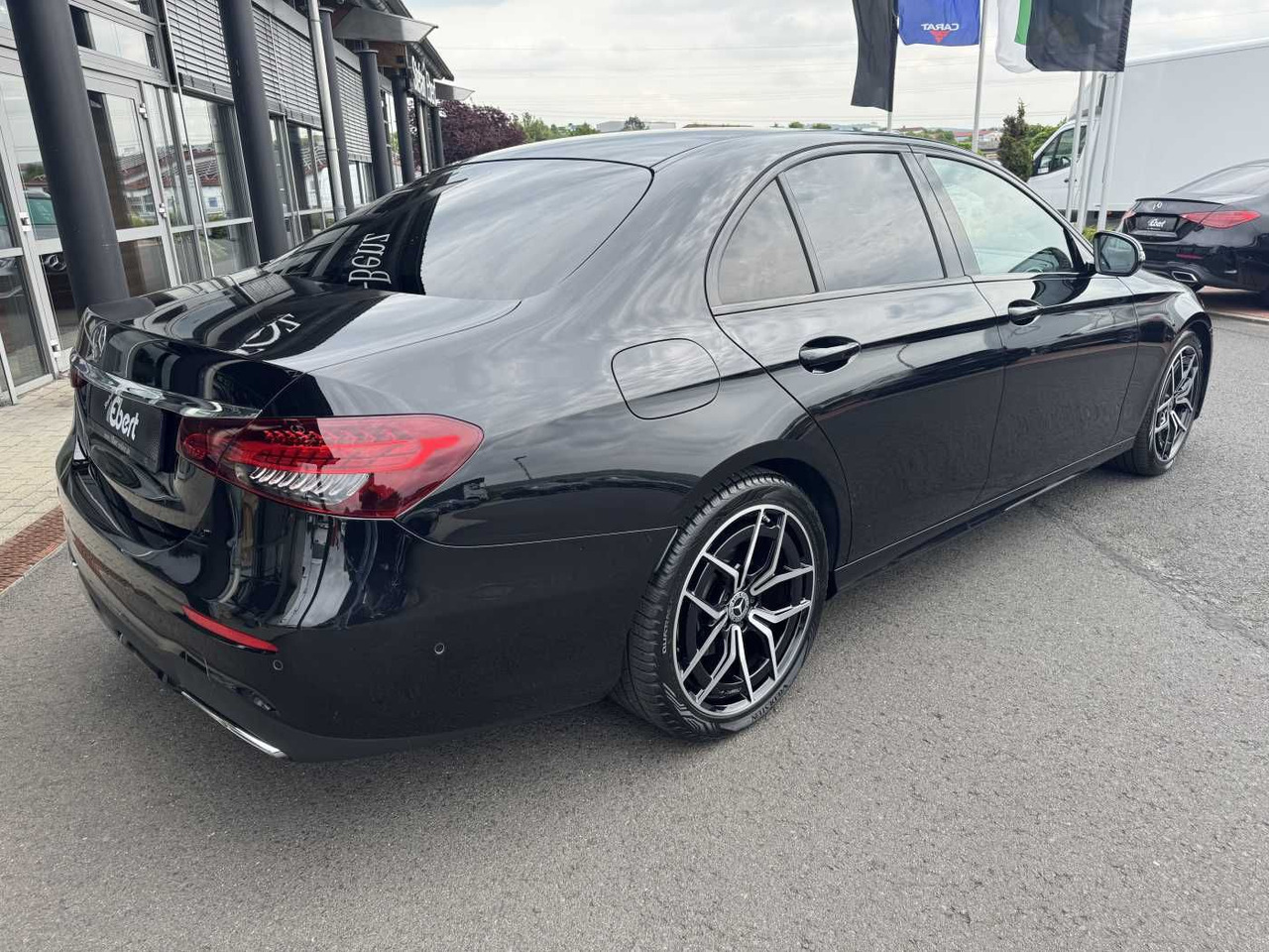 Mercedes-Benz E 220d AMG+Pano+Distr+Multibeam+RFK+Night - Berline: photos 3 Mercedes-Benz E 220d AMG+Pano+Distr+Multibeam+RFK+Night - Berline: photos 3