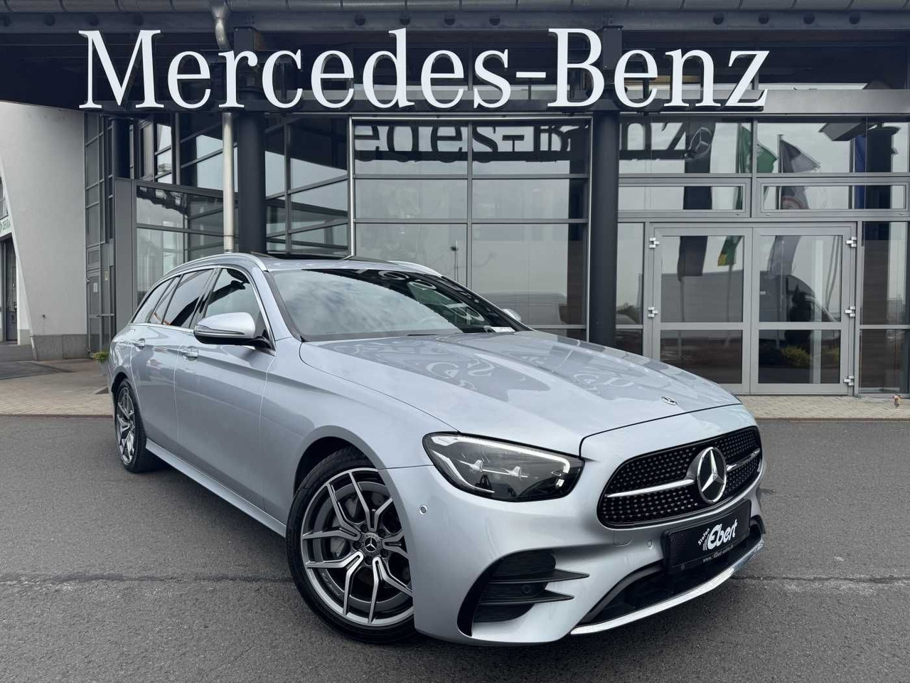 Mercedes-Benz E 220d T AMG+AHK+ESD+RKamera+TotW+ Ambiente - Voiture: photos 1 Mercedes-Benz E 220d T AMG+AHK+ESD+RKamera+TotW+ Ambiente - Voiture: photos 1