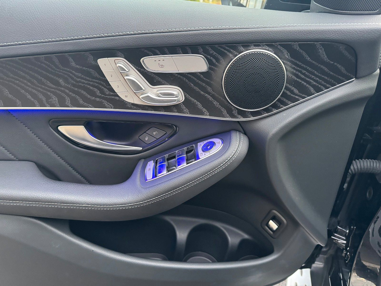 Coupé Mercedes-Benz GLC 400d 4M Coupe+AMG+Massage+AHK+Memory: photos 12 Coupé Mercedes-Benz GLC 400d 4M Coupe+AMG+Massage+AHK+Memory: photos 12