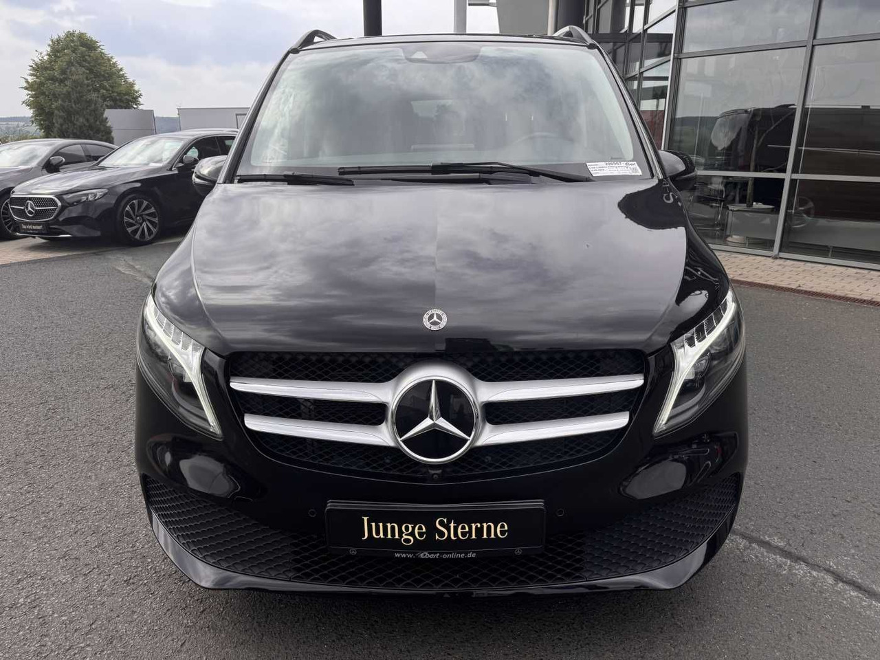 Mercedes-Benz V 300 d 4MATIC AVA 3430 AHK2,5 DISTRONIC 360 - Voiture: photos 2 Mercedes-Benz V 300 d 4MATIC AVA 3430 AHK2,5 DISTRONIC 360 - Voiture: photos 2