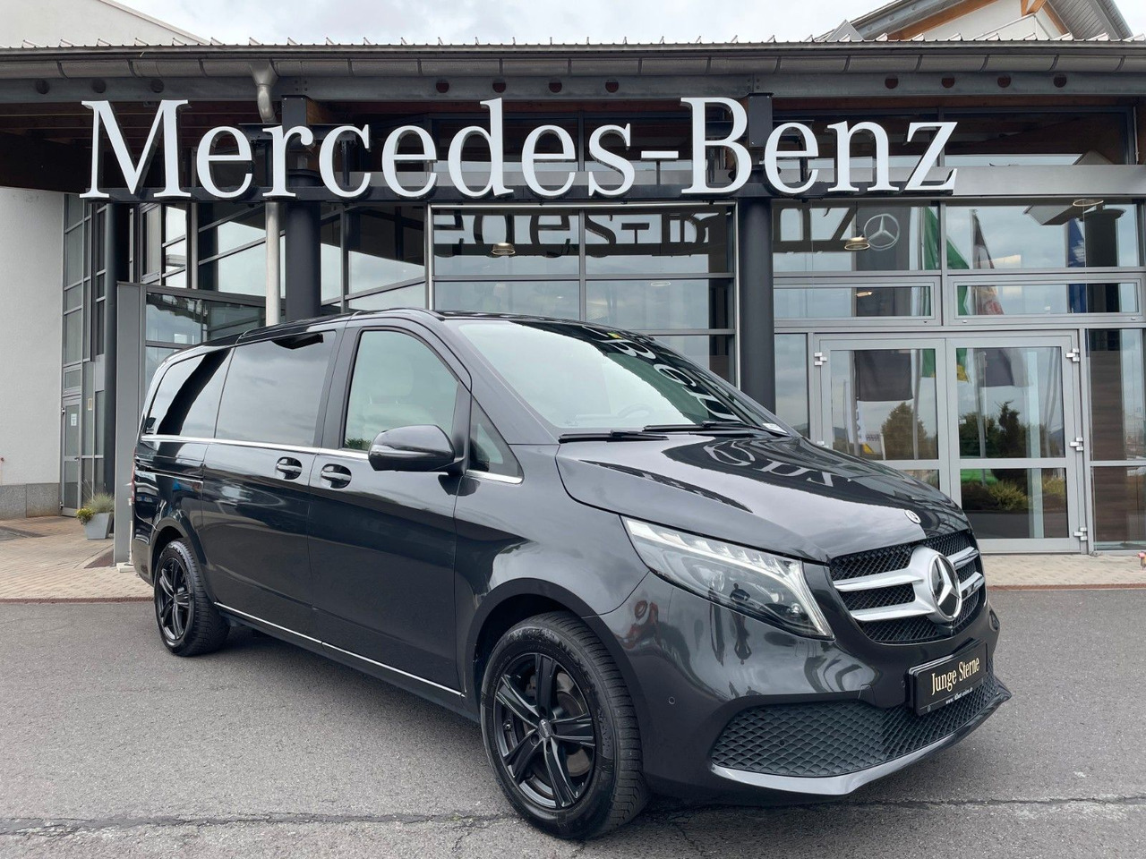 Mercedes-Benz V 300 d AVA ED 4MATIC Sitzklima Burmester 6Sitze - Transport de personnes: photos 1 Mercedes-Benz V 300 d AVA ED 4MATIC Sitzklima Burmester 6Sitze - Transport de personnes: photos 1