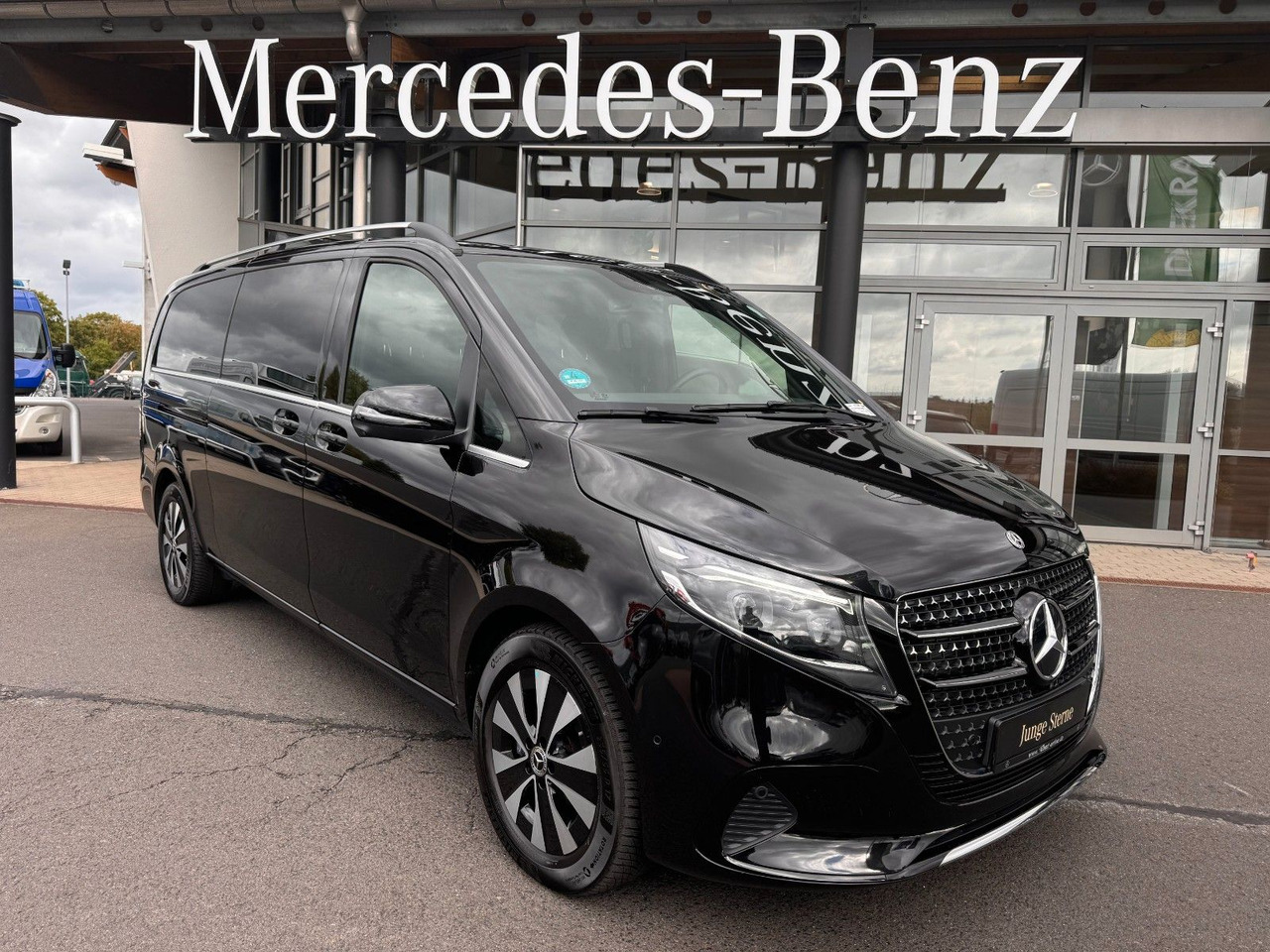 Mercedes-Benz V 300 d AVANTGARDE Extralang 360Kamera Standheiz - Transport de personnes: photos 1 Mercedes-Benz V 300 d AVANTGARDE Extralang 360Kamera Standheiz - Transport de personnes: photos 1