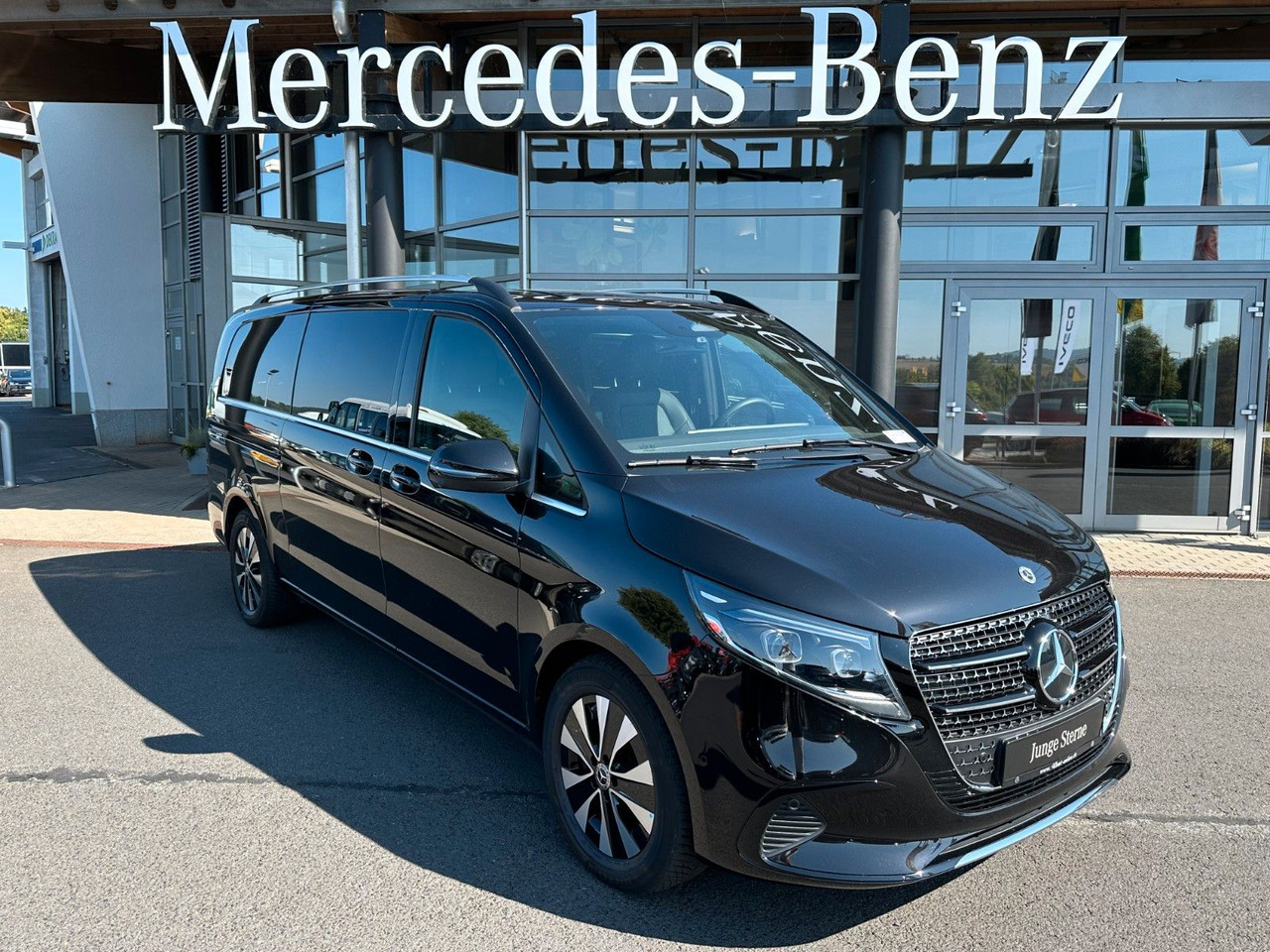 Mercedes-Benz V 300 d AVANTGARDE Extralang 360Kamera Standheiz - Transport de personnes: photos 1 Mercedes-Benz V 300 d AVANTGARDE Extralang 360Kamera Standheiz - Transport de personnes: photos 1