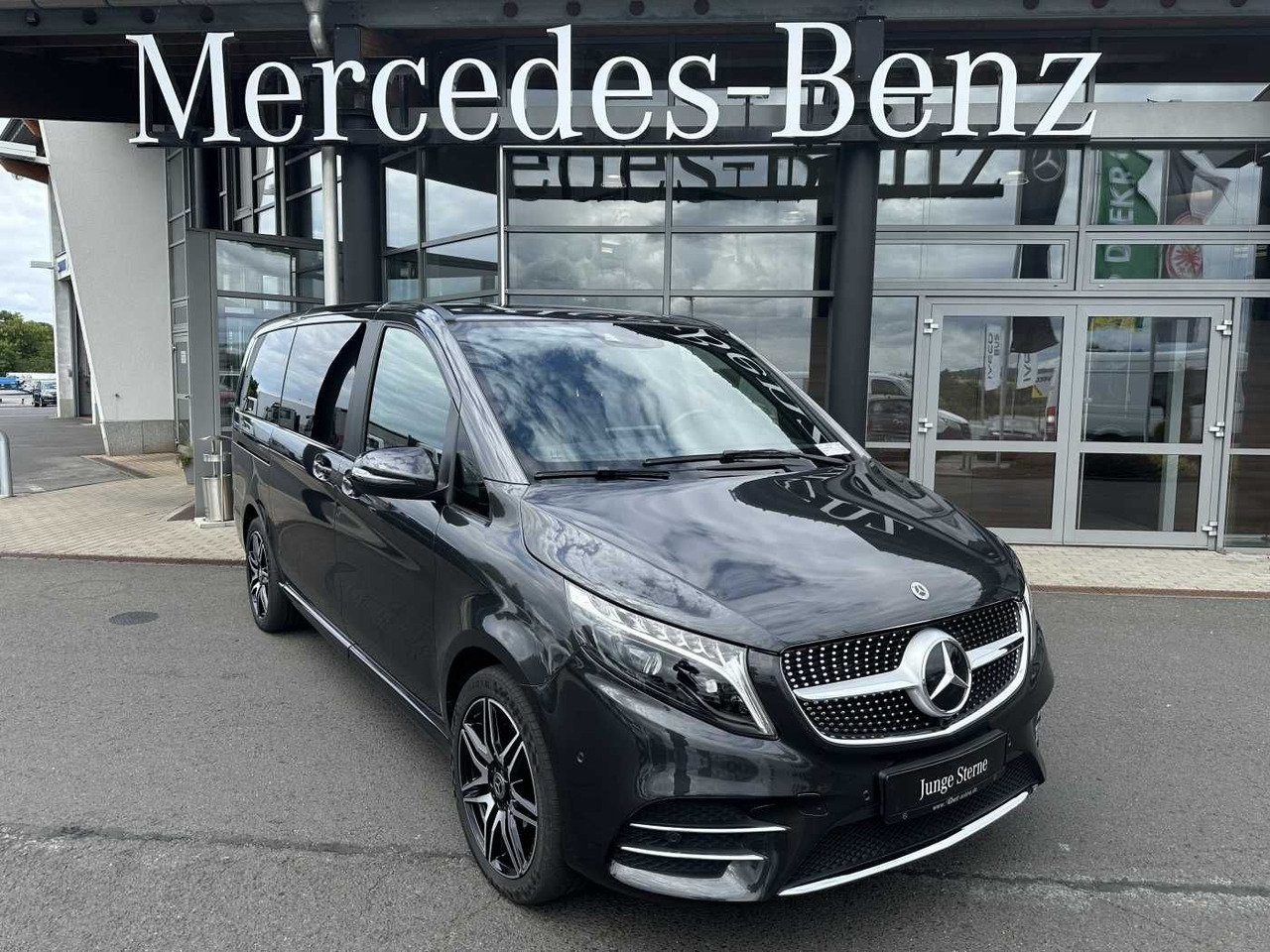 Mercedes-Benz V 300 d EDITION AMG AHK Tisch Leder ILS 7Sitze - Transport de personnes: photos 1 Mercedes-Benz V 300 d EDITION AMG AHK Tisch Leder ILS 7Sitze - Transport de personnes: photos 1