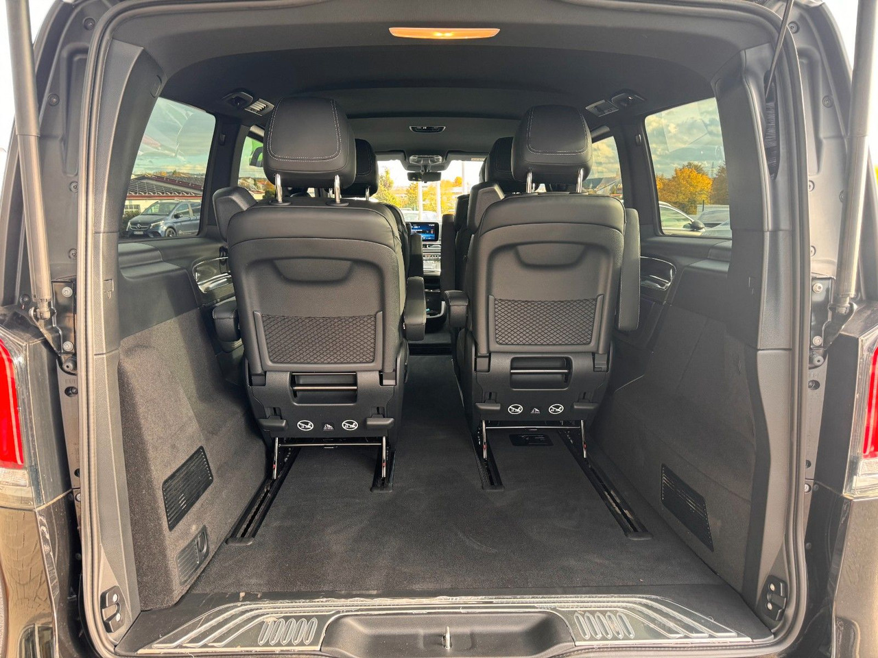 Transport de personnes Mercedes-Benz V 300 d EXCLUSIVE AIRMATIC AHK2,5 Standheiz: photos 7