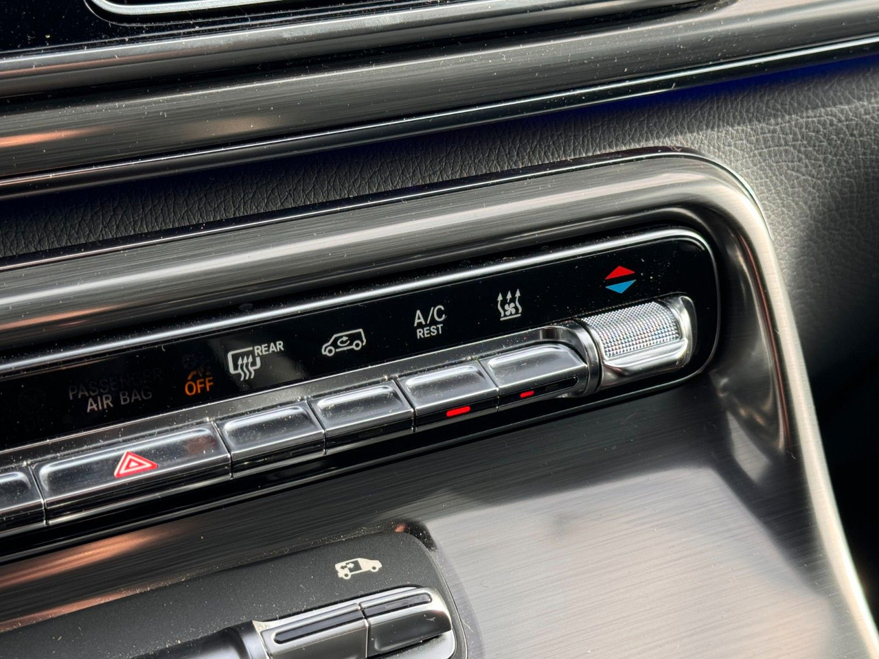 Transport de personnes Mercedes-Benz V 300 d EXCLUSIVE AIRMATIC AHK2,5 Standheiz: photos 14