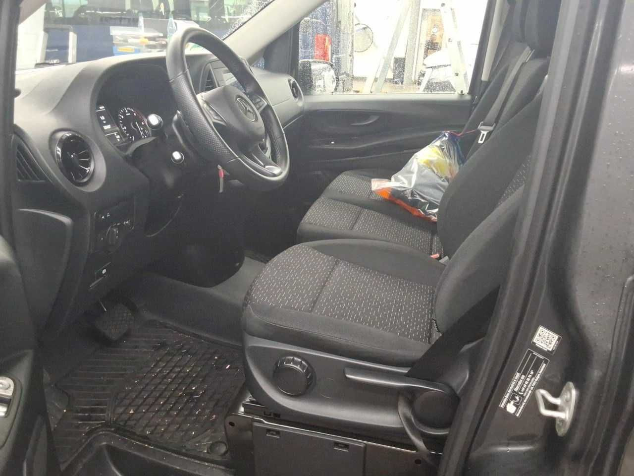 Mercedes-Benz Vito 116 CDI Tourer 2xKlima AHK Kamera Audio40 - Voiture: photos 5 Mercedes-Benz Vito 116 CDI Tourer 2xKlima AHK Kamera Audio40 - Voiture: photos 5