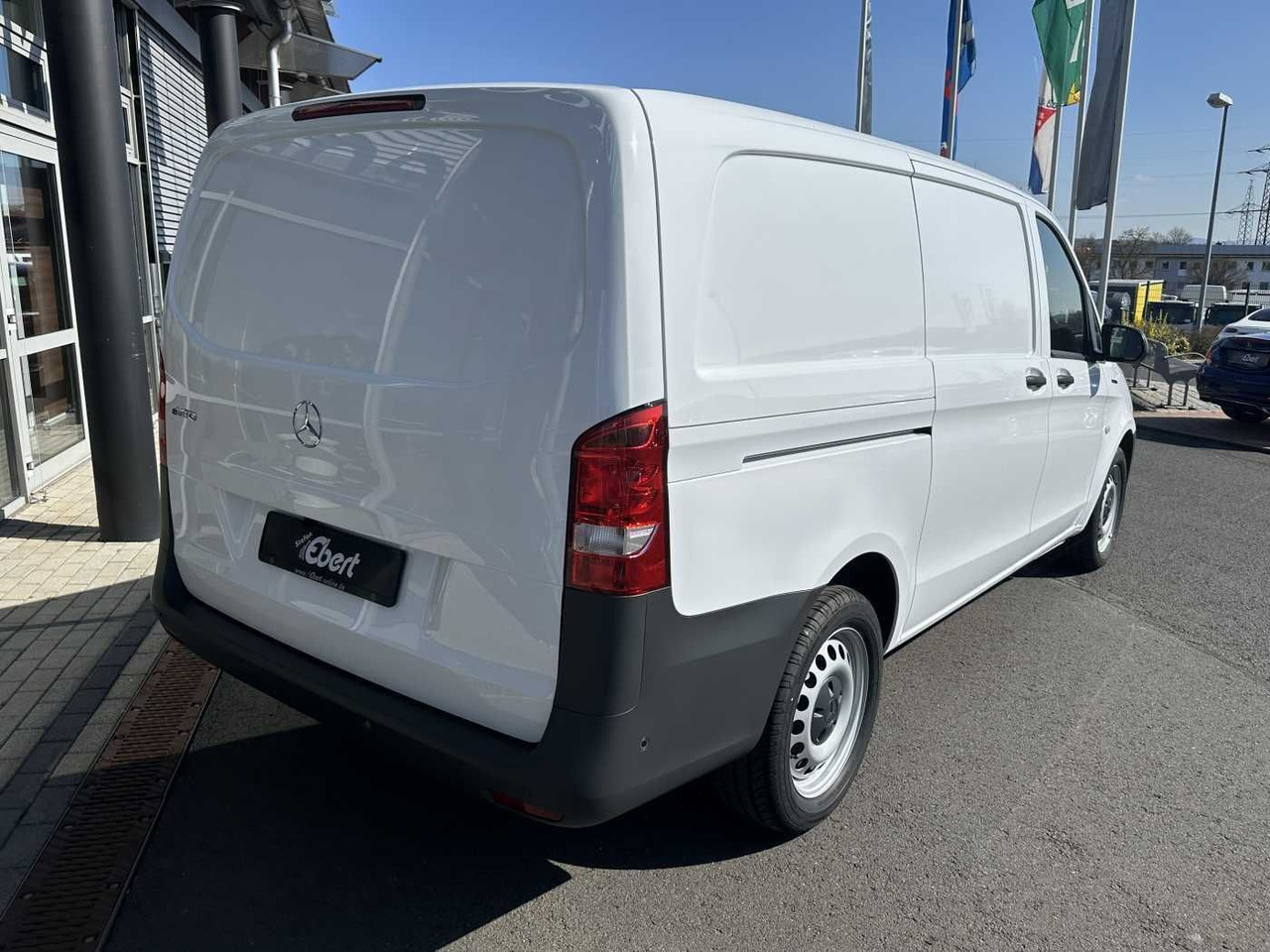 Mercedes-Benz eVito 112 Klima Kamera Audio 30 Sitzheiz Tempom. - Fourgonnette, Utilitaire électrique: photos 4 Mercedes-Benz eVito 112 Klima Kamera Audio 30 Sitzheiz Tempom. - Fourgonnette, Utilitaire électrique: photos 4