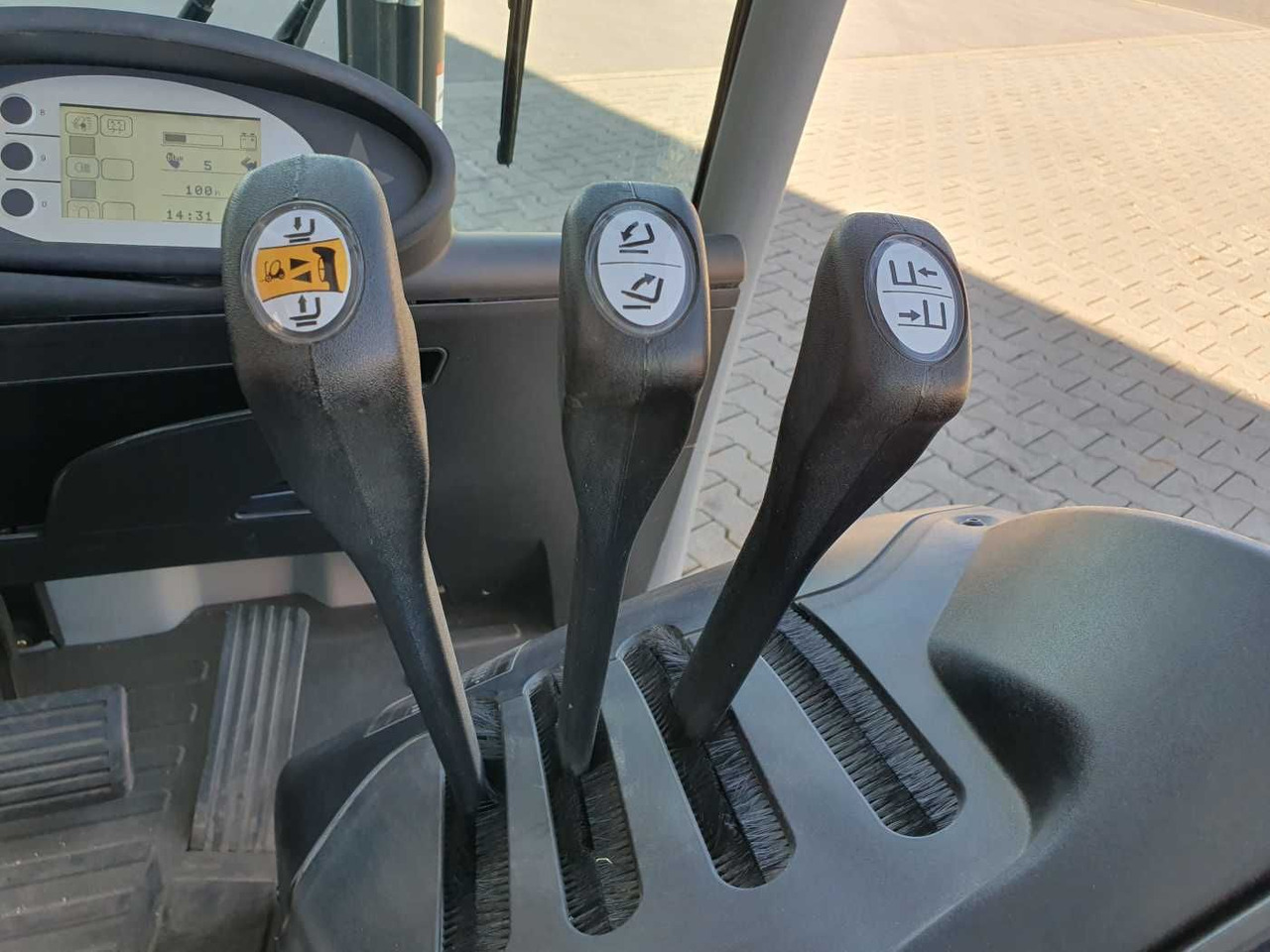 Chariot élévateur électrique Still RX20-14 / 2023 / Triplex: 4.30m! / 100h! / SS: photos 13 Chariot élévateur électrique Still RX20-14 / 2023 / Triplex: 4.30m! / 100h! / SS: photos 13