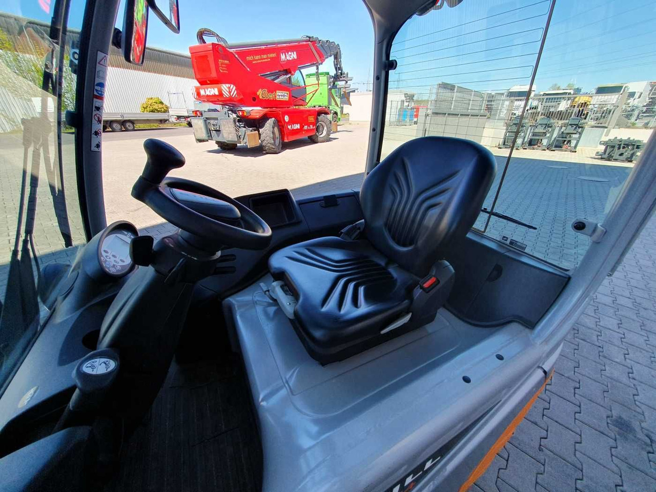 Chariot élévateur électrique Still RX20-14 / 2023 / Triplex: 4.30m! / 100h! / SS: photos 12 Chariot élévateur électrique Still RX20-14 / 2023 / Triplex: 4.30m! / 100h! / SS: photos 12