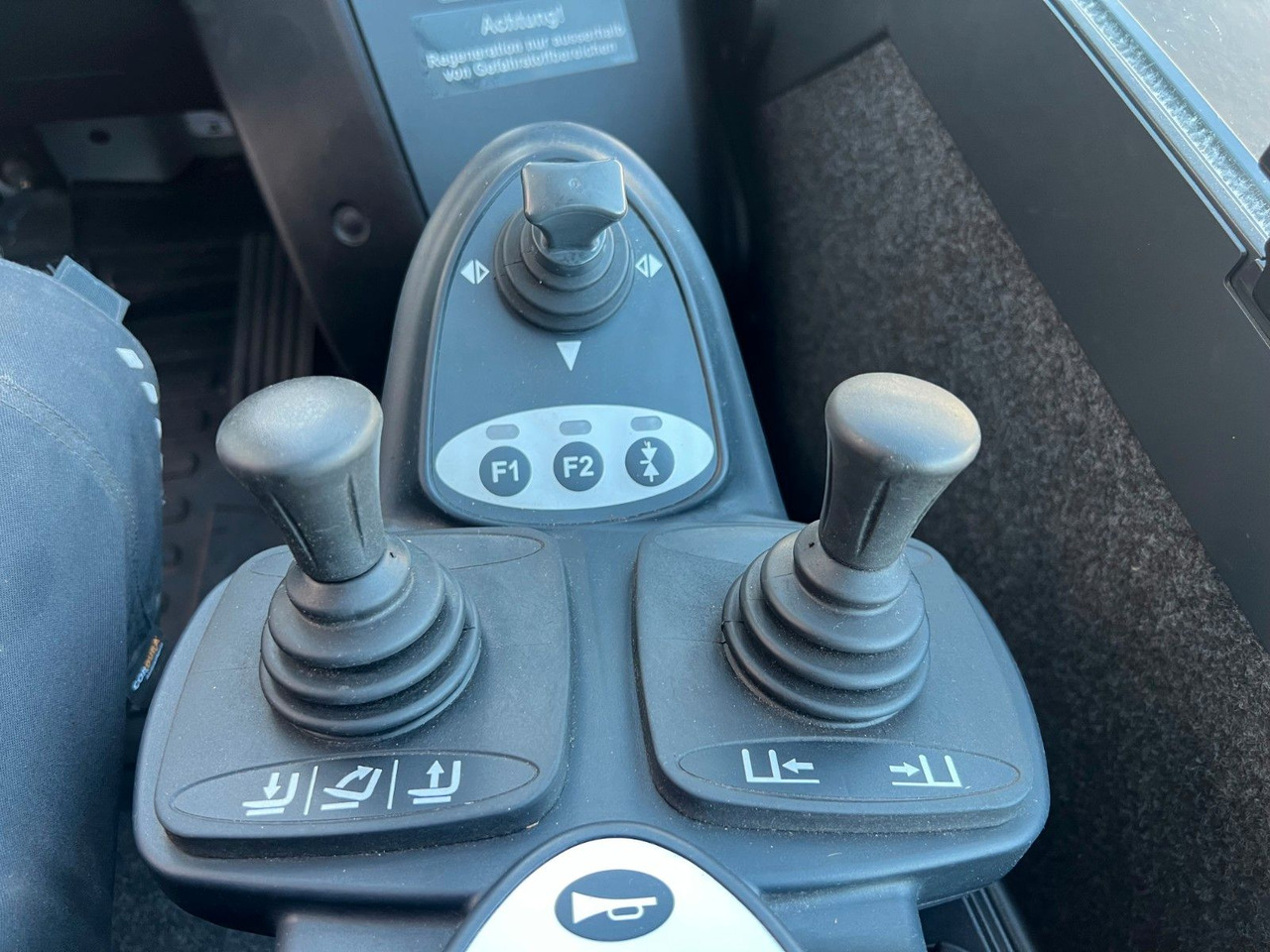 Chariot élévateur diesel Still RX70-30 / Triplex: 4.60m / nur 568h / SS / Waage: photos 15 Chariot élévateur diesel Still RX70-30 / Triplex: 4.60m / nur 568h / SS / Waage: photos 15