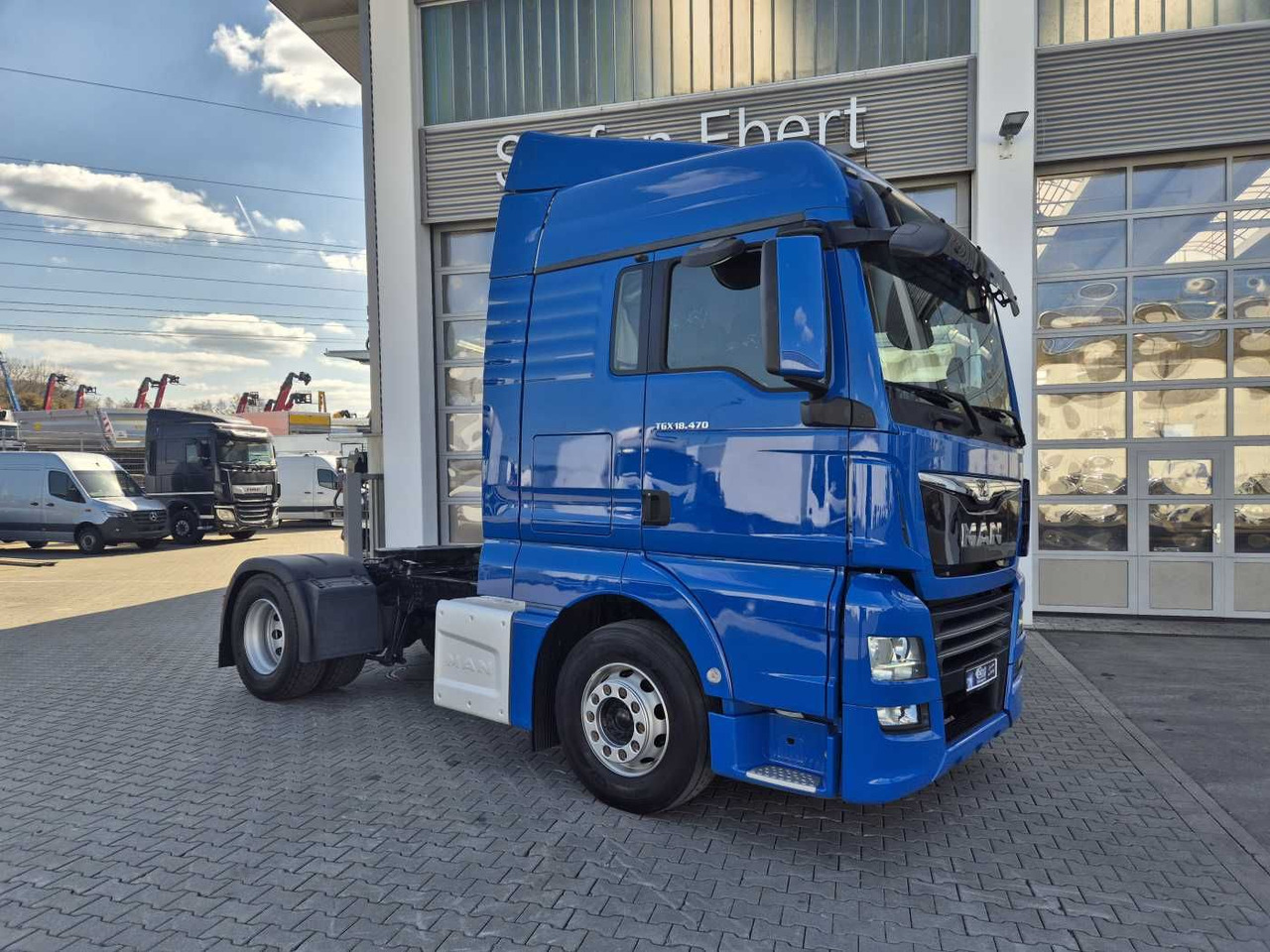 MAN TGX 18.470 4x2 LLS Fahrschule 5 Sitze Intarder - Tracteur routier: photos 4 MAN TGX 18.470 4x2 LLS Fahrschule 5 Sitze Intarder - Tracteur routier: photos 4