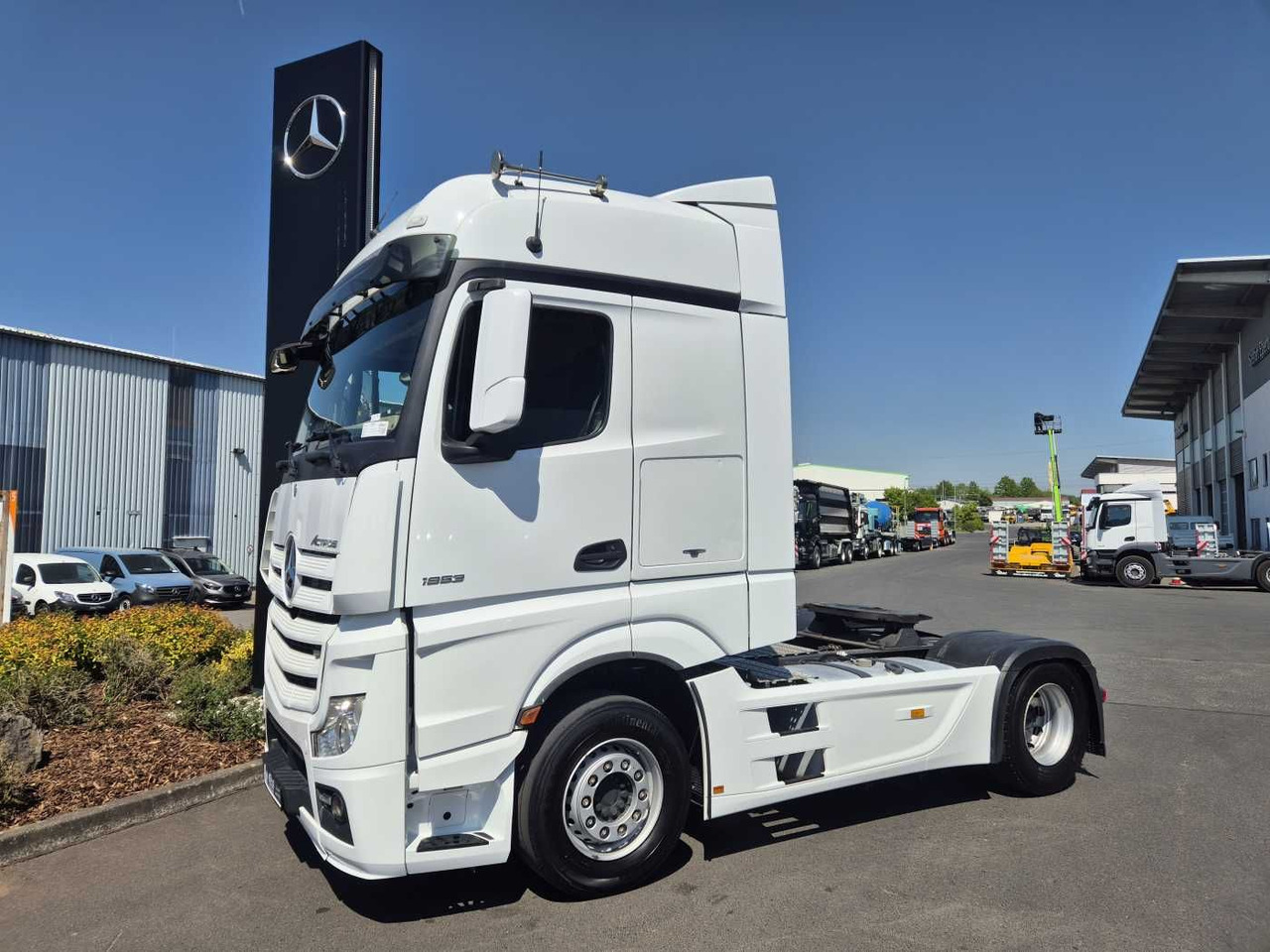 Mercedes-Benz Actros 1853 LS BigSpace Retarder Standklima HPEB - Tracteur routier: photos 4 Mercedes-Benz Actros 1853 LS BigSpace Retarder Standklima HPEB - Tracteur routier: photos 4