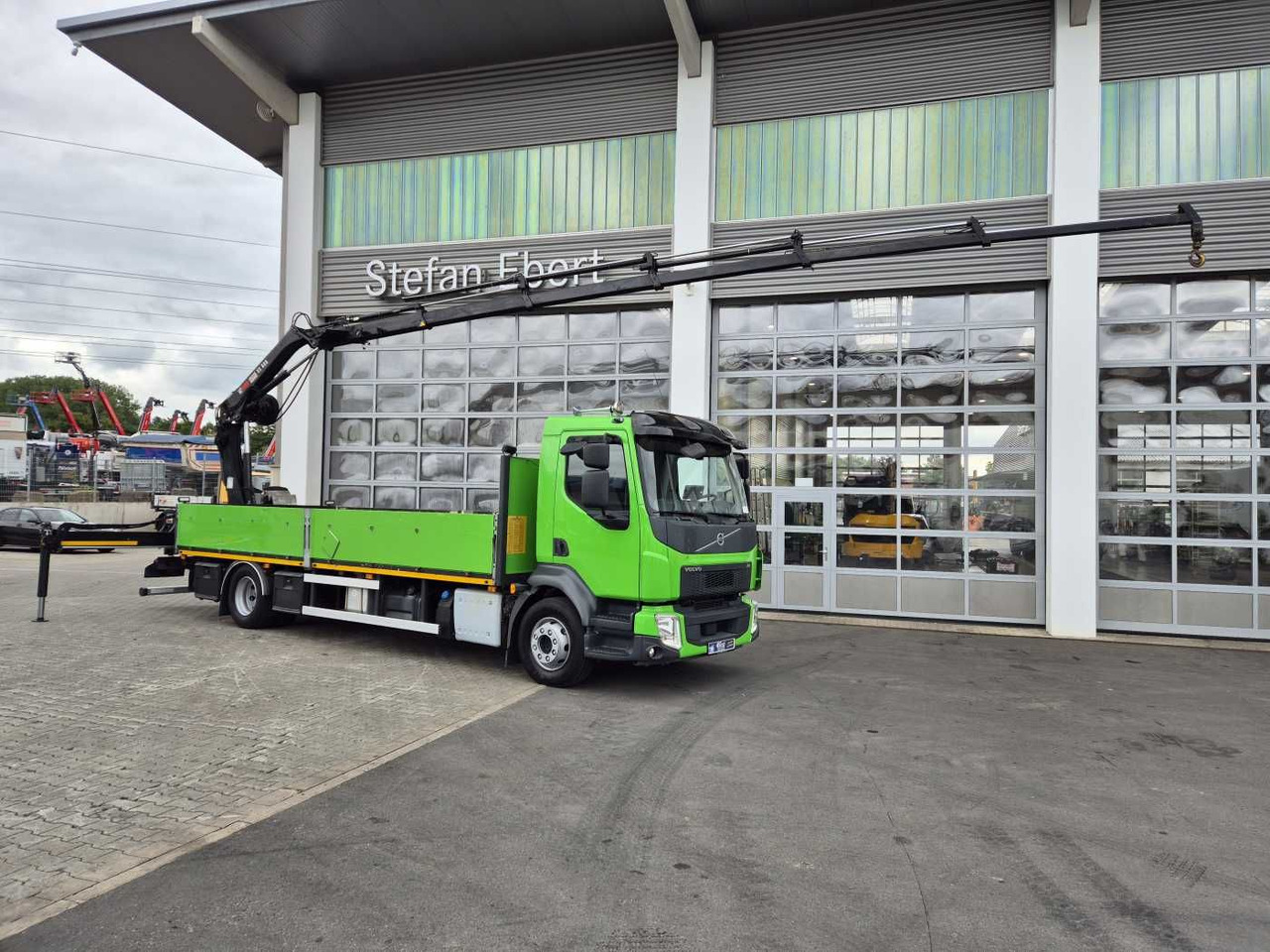 Volvo FL 42 R Kran Hiab XS 088 Funk bis 14 m! Kamera - Camion plateau, Camion grue: photos 1 Volvo FL 42 R Kran Hiab XS 088 Funk bis 14 m! Kamera - Camion plateau, Camion grue: photos 1